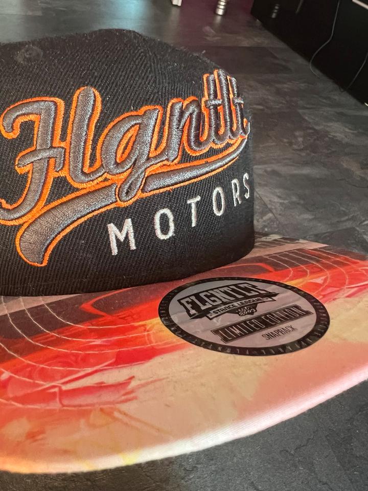 FLGNTLT Snapbacks 4 Stück Caps + limitierte Carbon Genetics Cap in Arberg