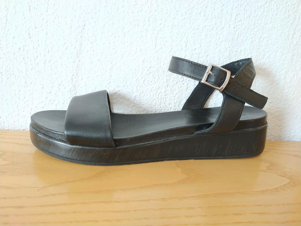 Elegante Sandalen v. Manguun in Attendorn