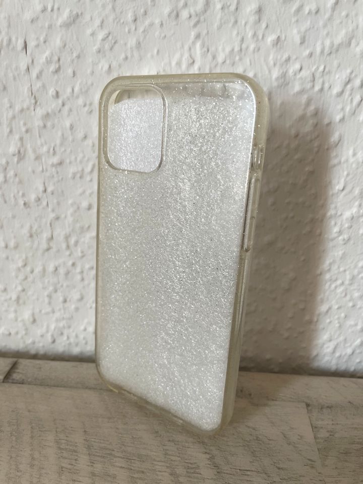 Silikon Handyhülle Case Glitzer silber iPhone 12 + 12 Pro in Neckarsulm