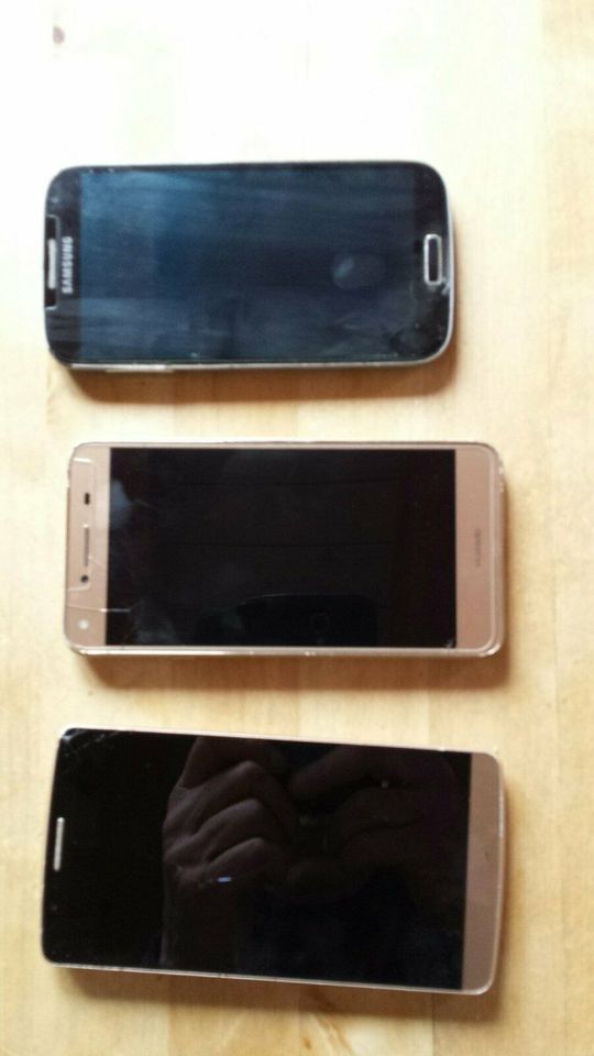 3 defekte Smartphones : LG, Huawei, Samsung (S4) in Tübingen