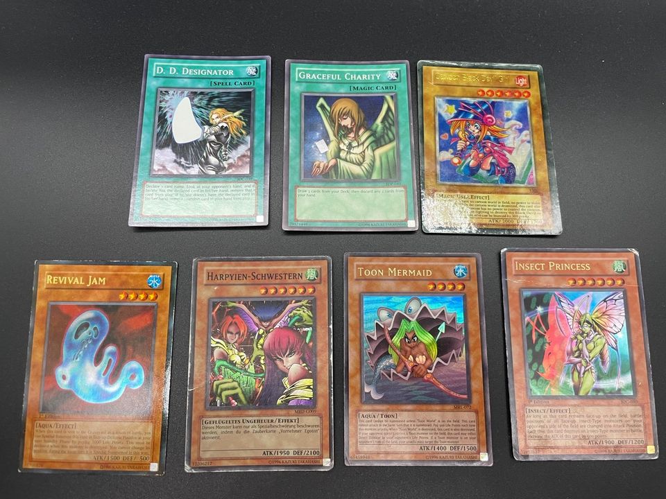 Verschiedene Yu-Gi-Oh! Karten Holo in Michelstadt