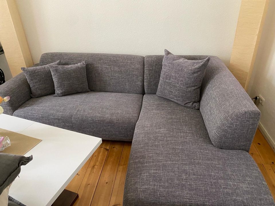 Sofa / Couch grau von Höffner in top Zustand in Berlin