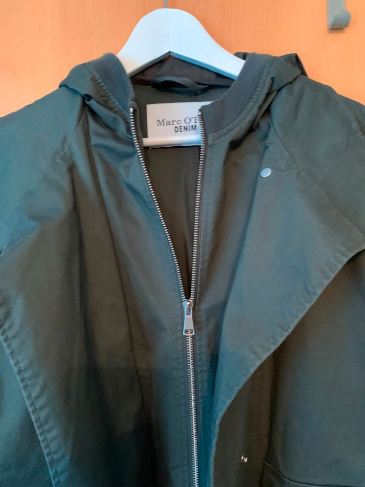 Übergangsjacke von Marc O`Polo olivgrün L (40-42) Neu in Heek