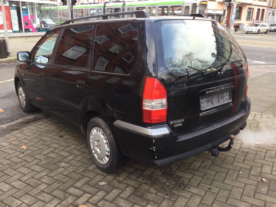 SUCHE MITSUBISHI CARISMA GALANT PAJERO SPACE WAGON RUNNER STAR in Langenhagen