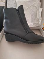 Damen Kurzstiefel, Echtleder innen Biberlamm, Neuwertig 51/2 Nordrhein-Westfalen - Troisdorf Vorschau