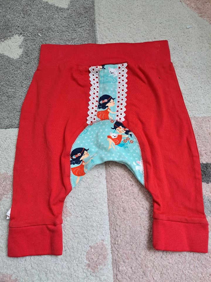 Handmade NEU Hose Stoff mädchen rot Spitze mint in Lörrach