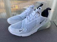 Nike Air Max 270 Sneaker gr 40,5 weiß/ schwarz toller Zustand Köln - Köln Dellbrück Vorschau