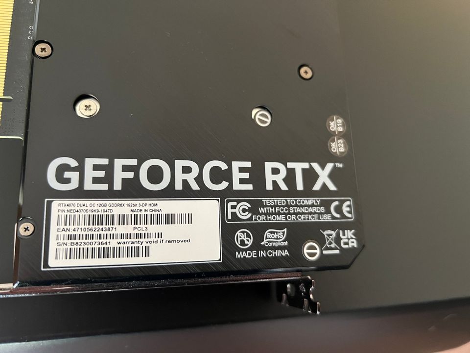 12GB Palit Geforce RTX 4070 Dual OC in Mittelangeln
