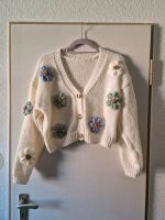 Blumenstrickjacke von Cider - Größe XS Niedersachsen - Lüneburg Vorschau