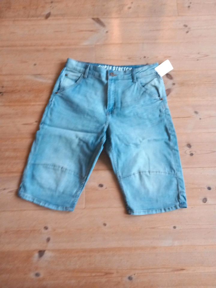 H&M Gr. 164 Bermuda Jeans Shorts Stretch  Neu in Sterup