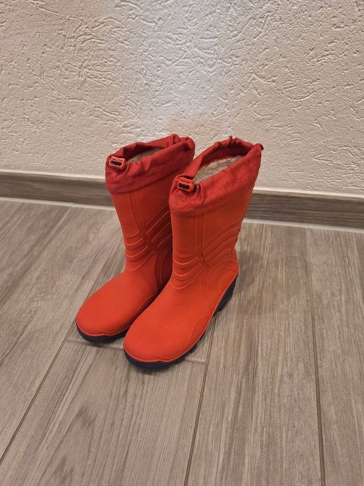 Gummistiefel gefüttert rot Gr.33/34 in Celle