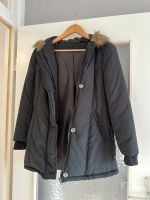 Schwarze Winterjacke XS/S mit Kunstfell NEU Bayern - Regensburg Vorschau