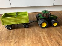 Bruder John Deere Traktor mit Doppelbereifung + Transportanhänger Neuhausen-Nymphenburg - Neuhausen Vorschau