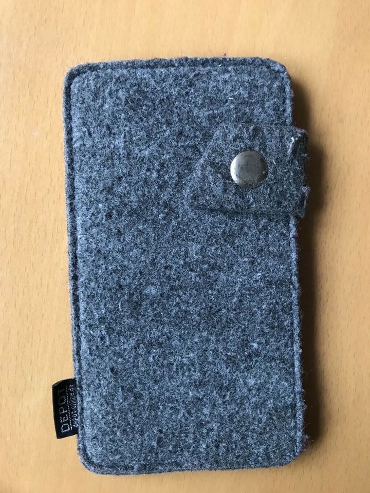iPhone Hülle aus grauem Filz in Gemmrigheim