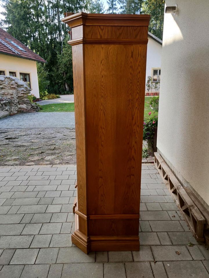 Schrank Wohnzimmerschrank Kleiderschrank in Rötz