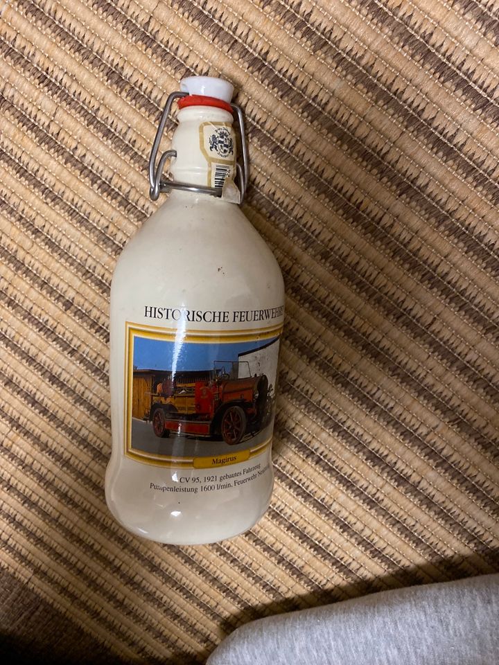 Bierflasche Feuerwehr Magirus, Bierkrug in Pforzen