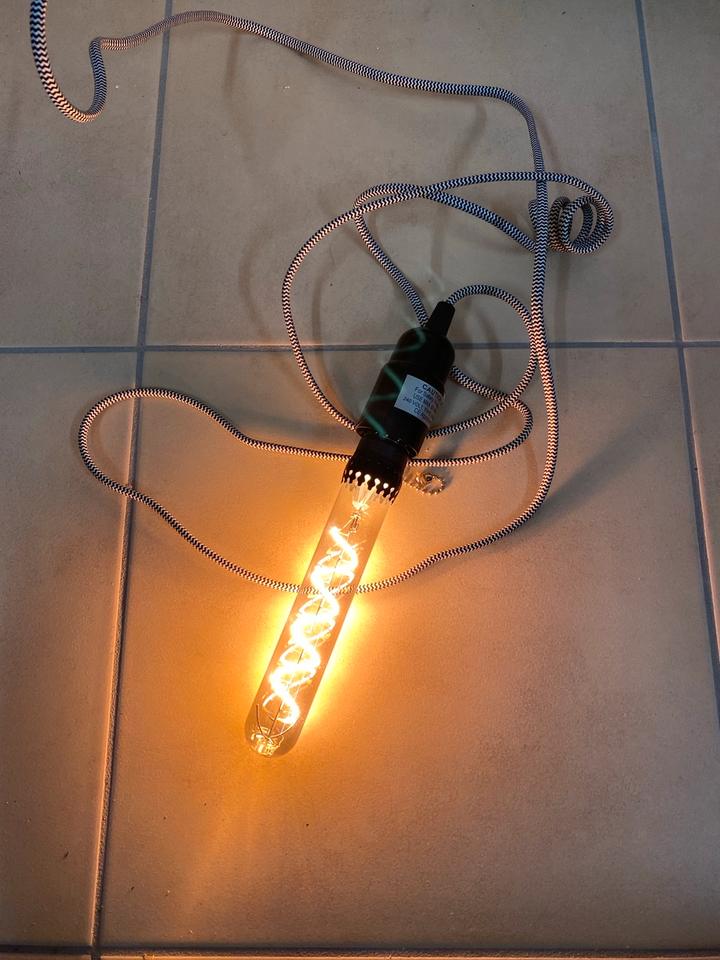 House doctor Lampenfassung mit Stecker und Kabel schwarz weiß in Ampfing