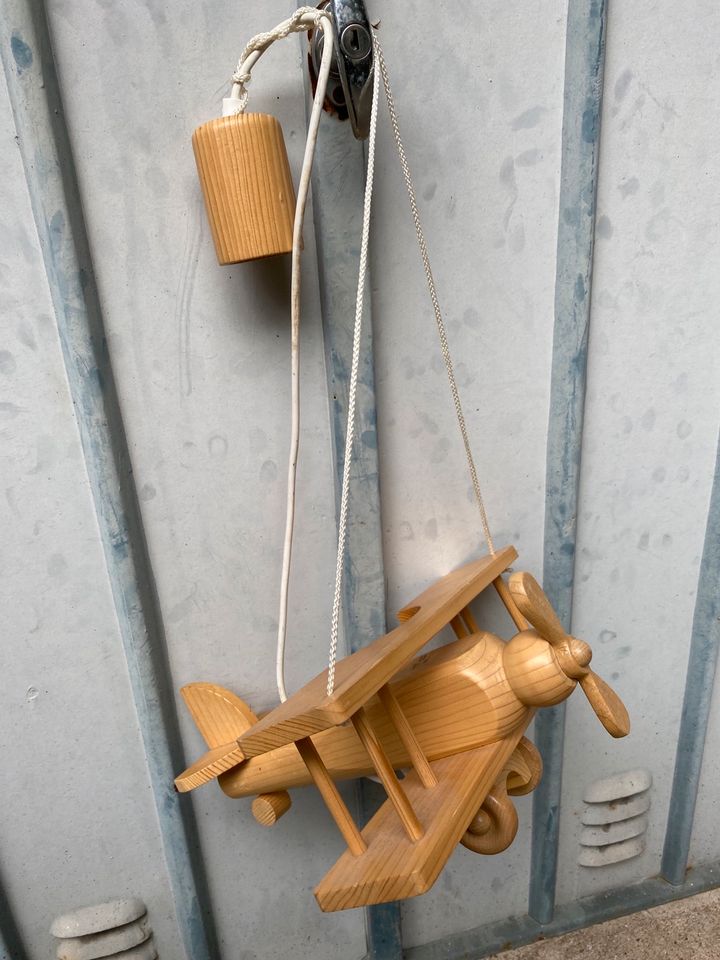 Kinderzimmer Lampe Flugzeug aus Holz in Hamburg