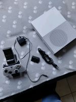 X Box one, mit Ladestation Nordrhein-Westfalen - Drolshagen Vorschau