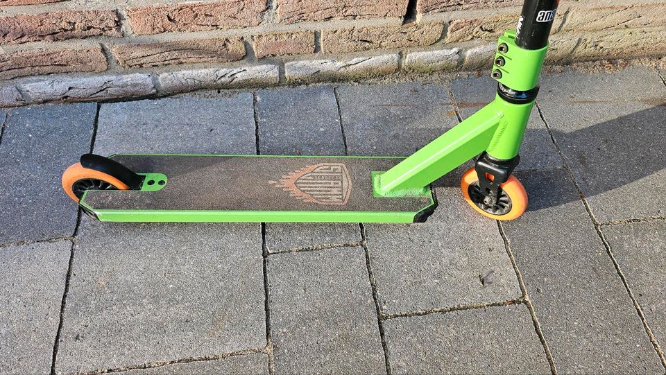 Stunt Scooter Slamm 76.cm groß in Pinneberg