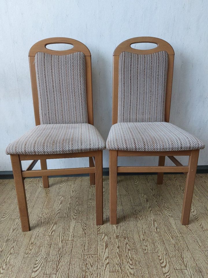 2 Stühle, im guten Zustand, zusammen in Aschersleben