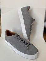 Graue Zara Leder Sneaker Herren Gr. 42 München - Au-Haidhausen Vorschau