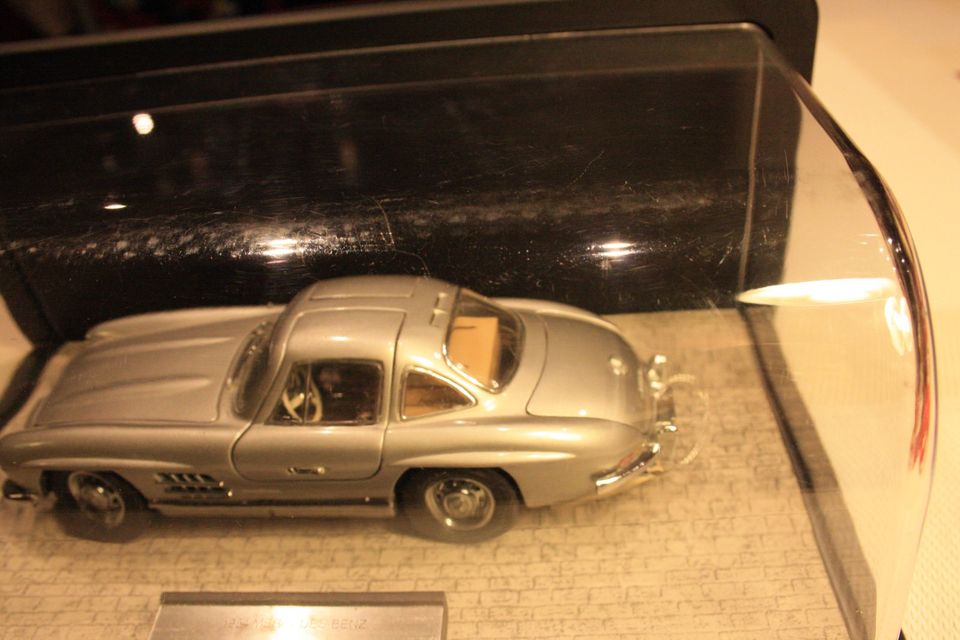 Franklin Mint 1954 Mercedes Benz 300 SL Vitrine Display Zertifika in Griesheim