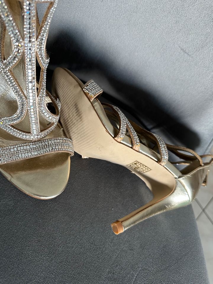 Hochzeitsschuhe Gold Kristalle Absatz High Heels in Elsdorf