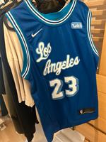 Nike Lakers Trikot von Le Bron James Essen-West - Holsterhausen Vorschau