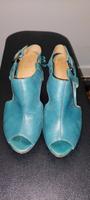 5th Avenue Peeptoe Stiefelette in türkis, Gr. 39 Frankfurt am Main - Eschersheim Vorschau