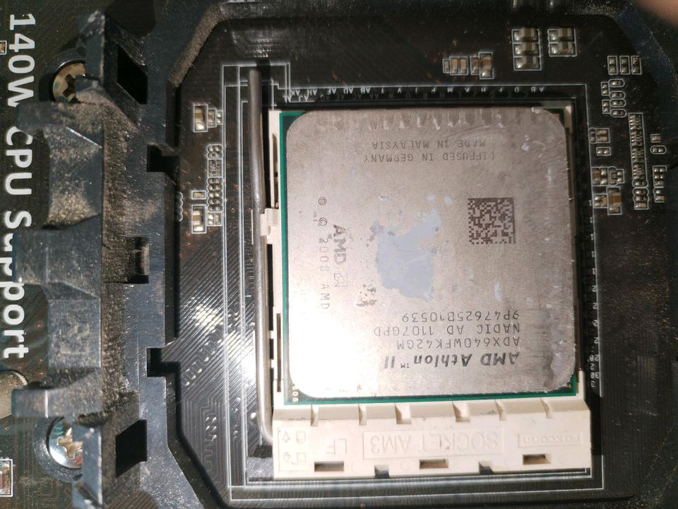 Mainboard von Asus mit 8GB Arbeitsspeicher und AMD Athlon 2 CPU in Sonsbeck