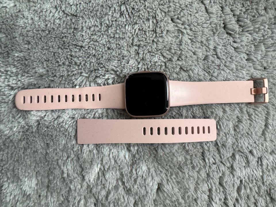 Fitbit Versa 2 Smartwatch Rosé in Hoyerswerda