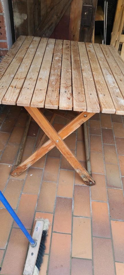 Holztisch klappbar in Neustadt an der Orla