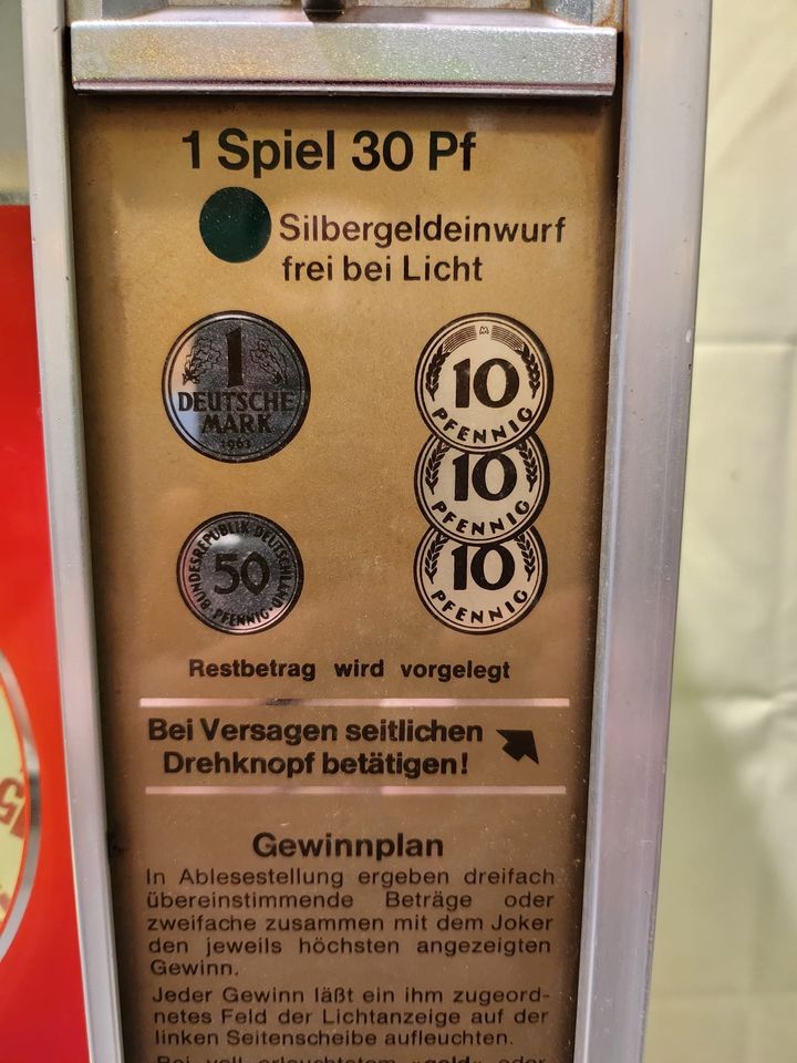 Alter Geldspielautomat rotamint in Hamburg