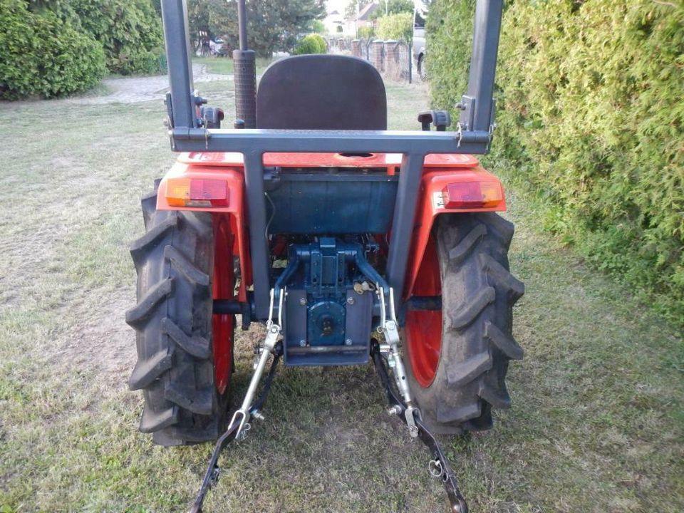 Kubota B 1702 D Kleintraktor Schamlspurtraktor Bulldog in Zielitz