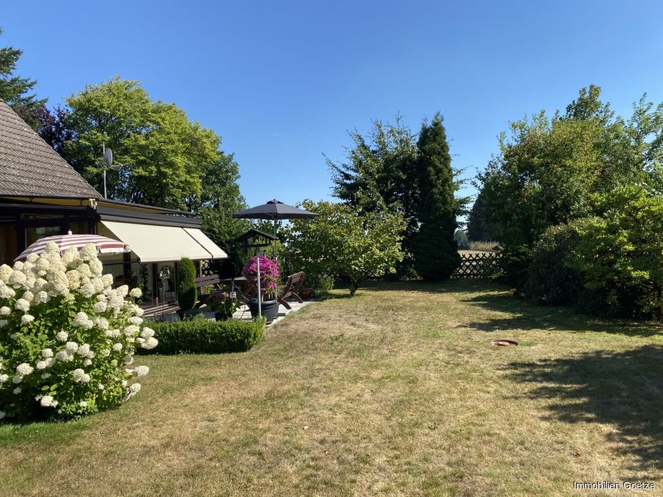 Schönes Einfamilienhaus mit großem Grundstück und Garage! in Sprakensehl