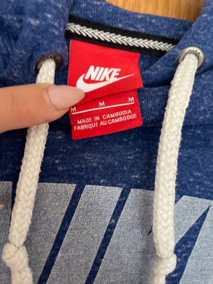 Dünner Nike Pullover/hoodie in Gummersbach