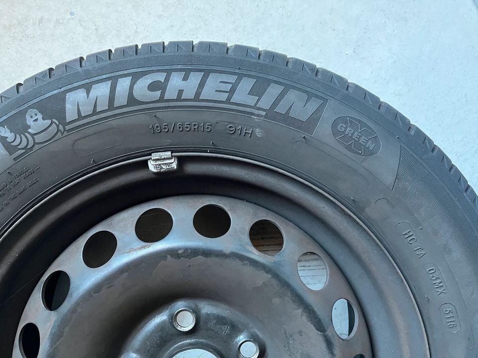 4x 195/65R15 Michelin inkl. Stahlfelgen für VW Golf/Passat in Schönkirchen