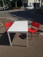Ikea weißer Tisch mit 4 roten Stühlen Stuttgart - Zuffenhausen Vorschau