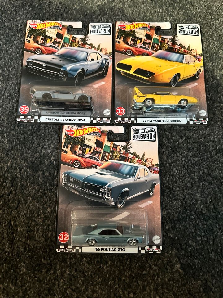 Hot Wheels Premium Boulevard Chevy/ Plymouth/ Pontiac GTO in Leipzig