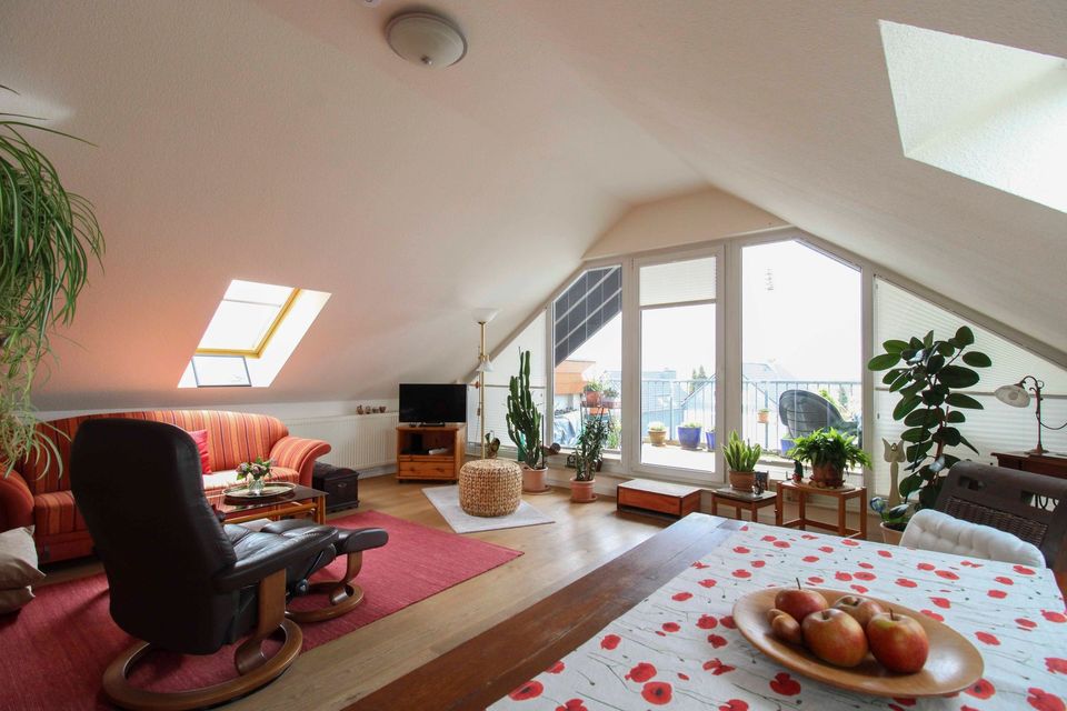 Sofort wohlfühlen: 3-Zi.-Dachgeschosswhg. mit Dachterrasse, Balkon und Garage in Lennep in Remscheid