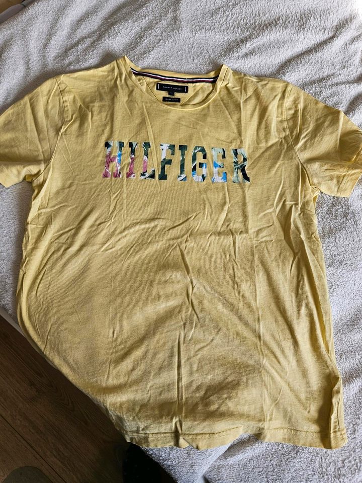 Tommy Hilfiger T-Shirt XXL Top-Zustand  gelb in Seddiner See