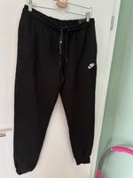 Nike Jogginghose XL 44 46 Fleece schwarz NEU Jogger Hose unisex Nordrhein-Westfalen - Brilon Vorschau