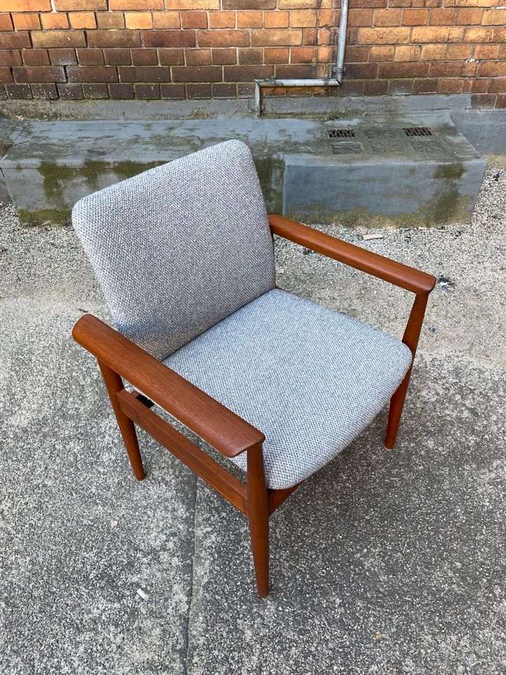 ◤ Diplomat Stuhl von Finn Juhl für France & Søn Teakholz Sessel Teakl Dänisch Design mid Century Danish Chair 50er 60er 70er neu gepolstert Sofa Couch daybed Holz massiv Schreibtisch Desk Büro in Berlin