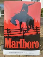 Marlboro Emaille Werbeschild mit Cowboy 80x55cm Hochformat Niedersachsen - Lehrte Vorschau