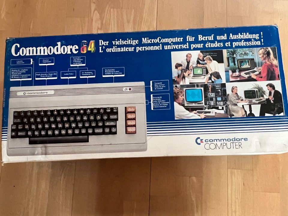Vintage: Originalkarton Commodore 64 in Hamburg