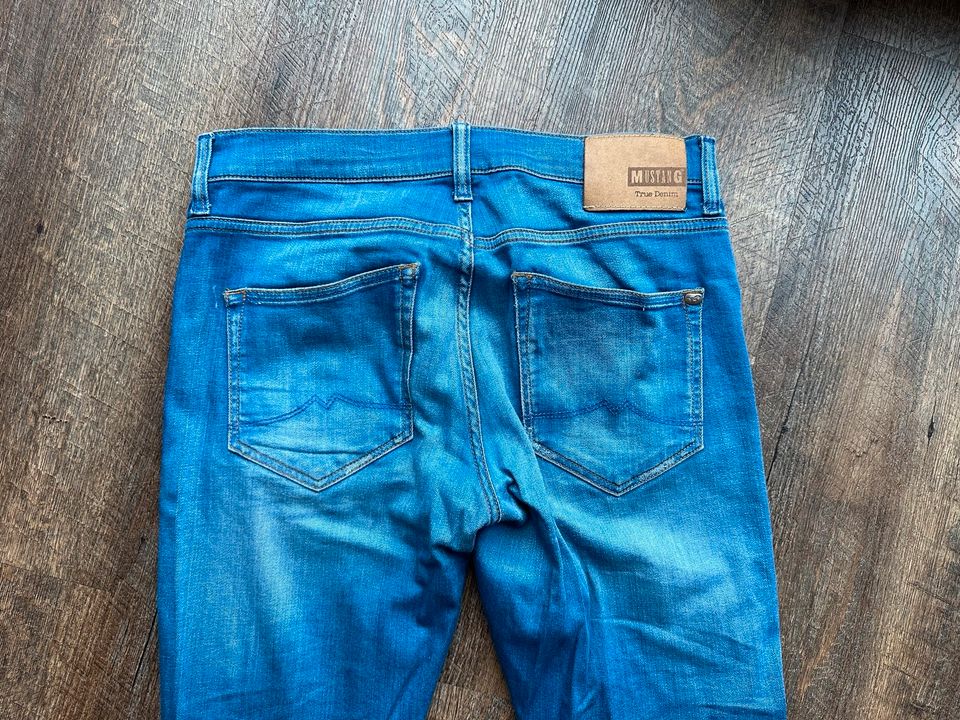 Jeans von Mustang, blau, Oregon Tapered, Slim fit 33/30 in Magdeburg