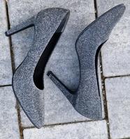 Marco Tozzi Gr. 37 Pumps grau glitzer 9,5 cm Festliche Schuhe Bayern - Ansbach Vorschau