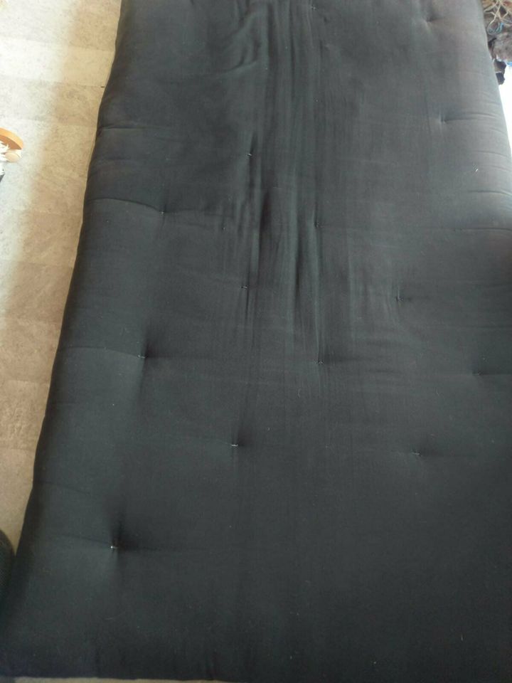 Schlafcouch Matratze schwarz, selten genutzt in Duisburg