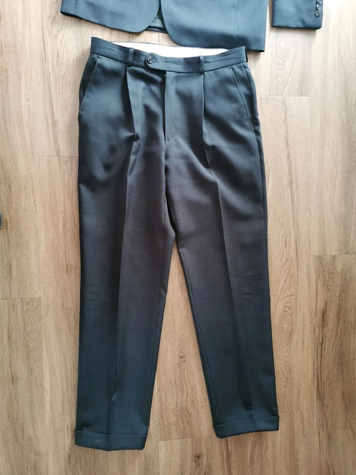 Anzug Herren gr. 48 schwarz anzugset Anzughose und Blazer in Bautzen